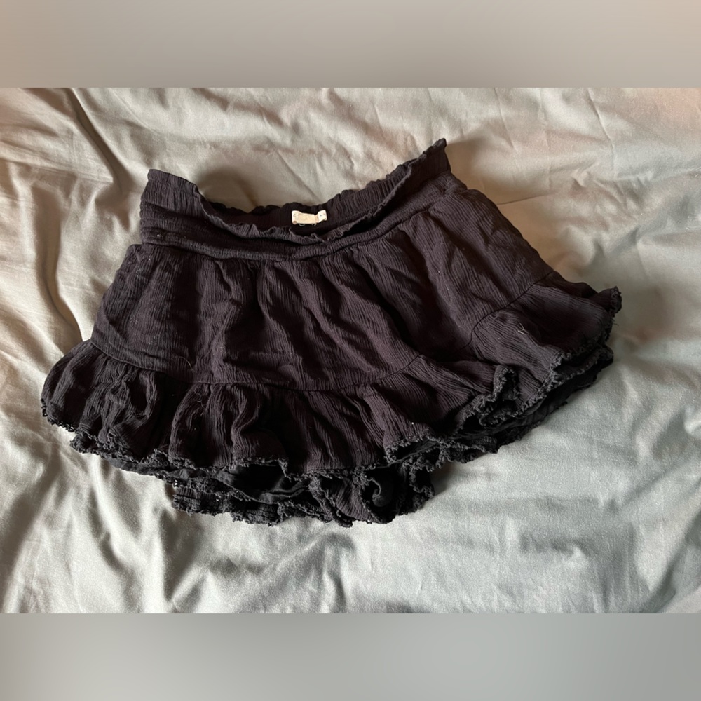 Black Skirt.